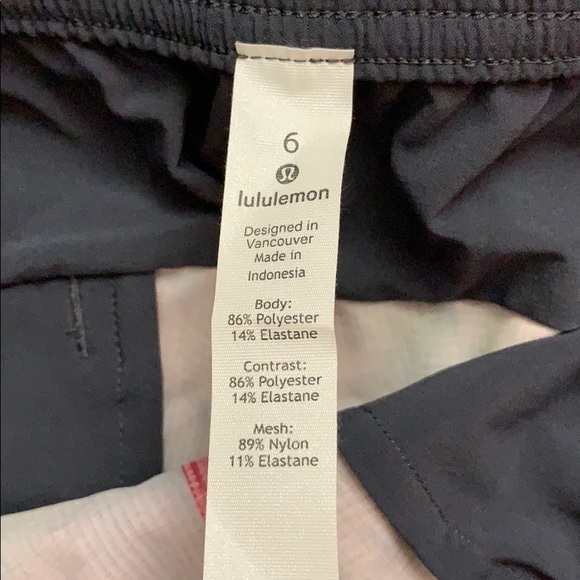 Lululemon Spring Break Away Short NWT Size 6 UNZU - Picture 5 of 7